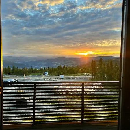 Modern Overlooking Gudbrandsdalen Oyer